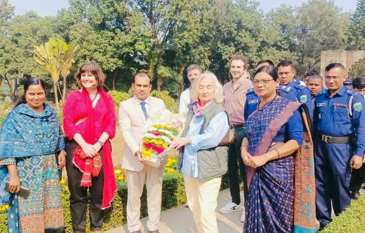 ঐতিহাসিক মহাস্থান গড় মাজার পরিদর্শন করলেন ফান্সের রাষ্ট্রদূত