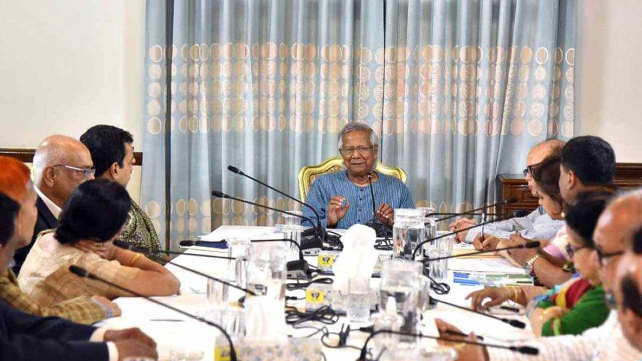 বন্যা পরিস্থিতি মোকাবেলায় সমন্বিত উদ্যোগের তাগিদ প্রধান উপদেষ্টার