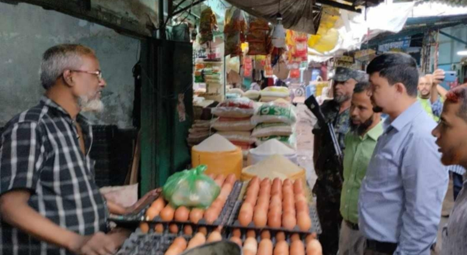 রংপুরে ডিমের বাজারে ভোক্তার অভিযান