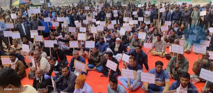 মোহনপুরে আলু সংরক্ষণ কোল্ড স্টোরের ভাড়া বৃদ্ধিতে আলুচাষীদের প্রতিবাদ