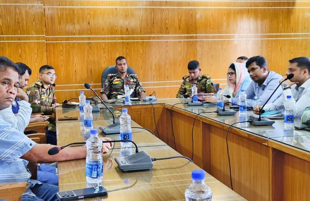 সেনাবাহিনী ও জন প্রতিনিধি সাথে মতবিনিময় সভা