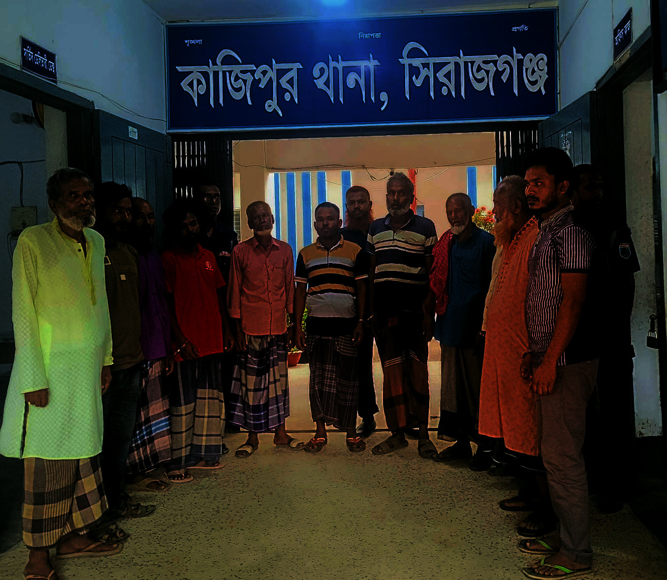 কাজিপুর পুলিশের জালে ধরা দ্রুত বিচার আইনের ১১ জন আসামী