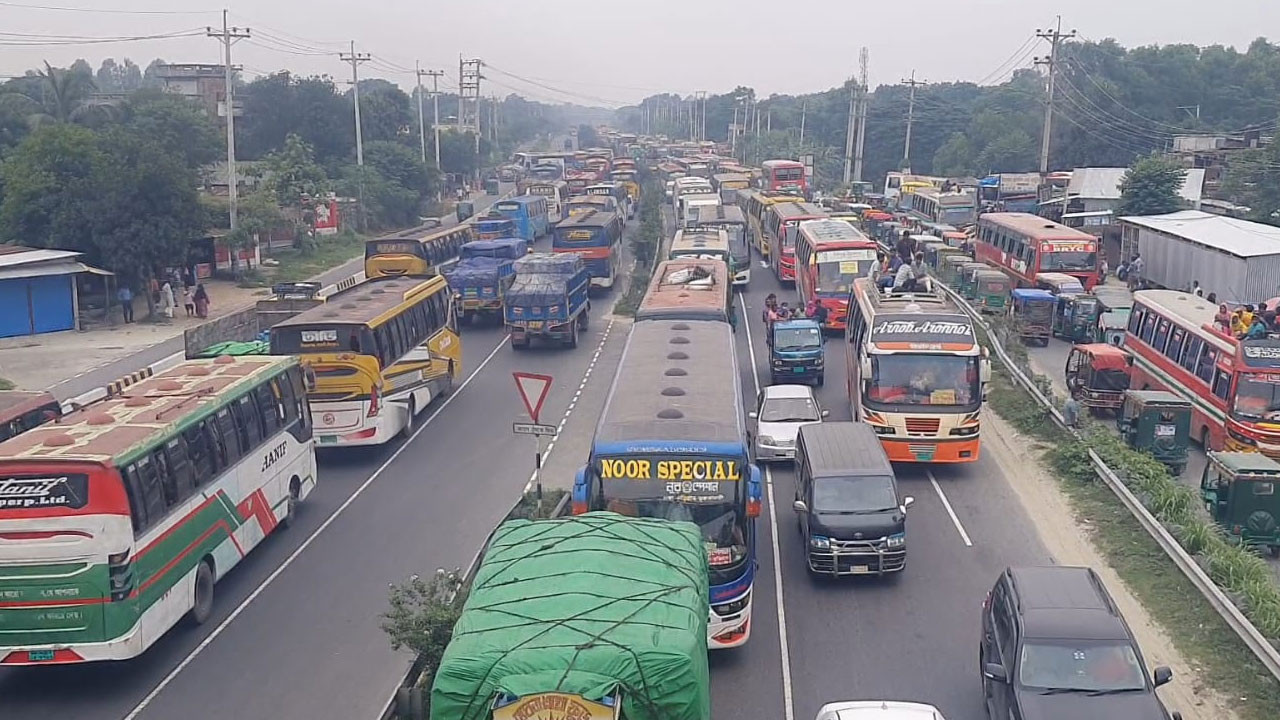 যমুনা সেতুর পশ্চিম প্রান্তে কমছে যানজট, পূর্ব প্রান্ত স্বাভাবিক