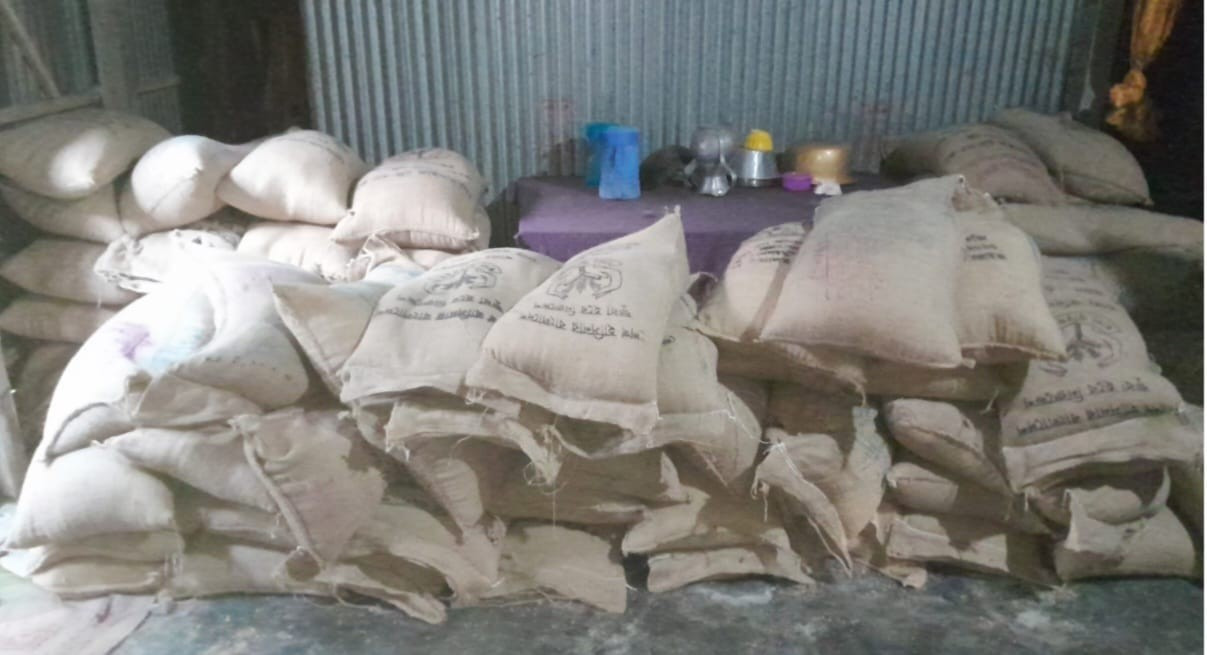 কাজিপুরে সেনাবাহিনীর অভিযানে ১২৫ বস্তা সরকারী চাল উদ্ধার