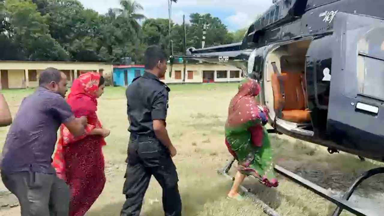 হেলিকপ্টারে বন্যার্তদের উদ্ধার ও ত্রাণ তৎপরতা র‌্যাবের