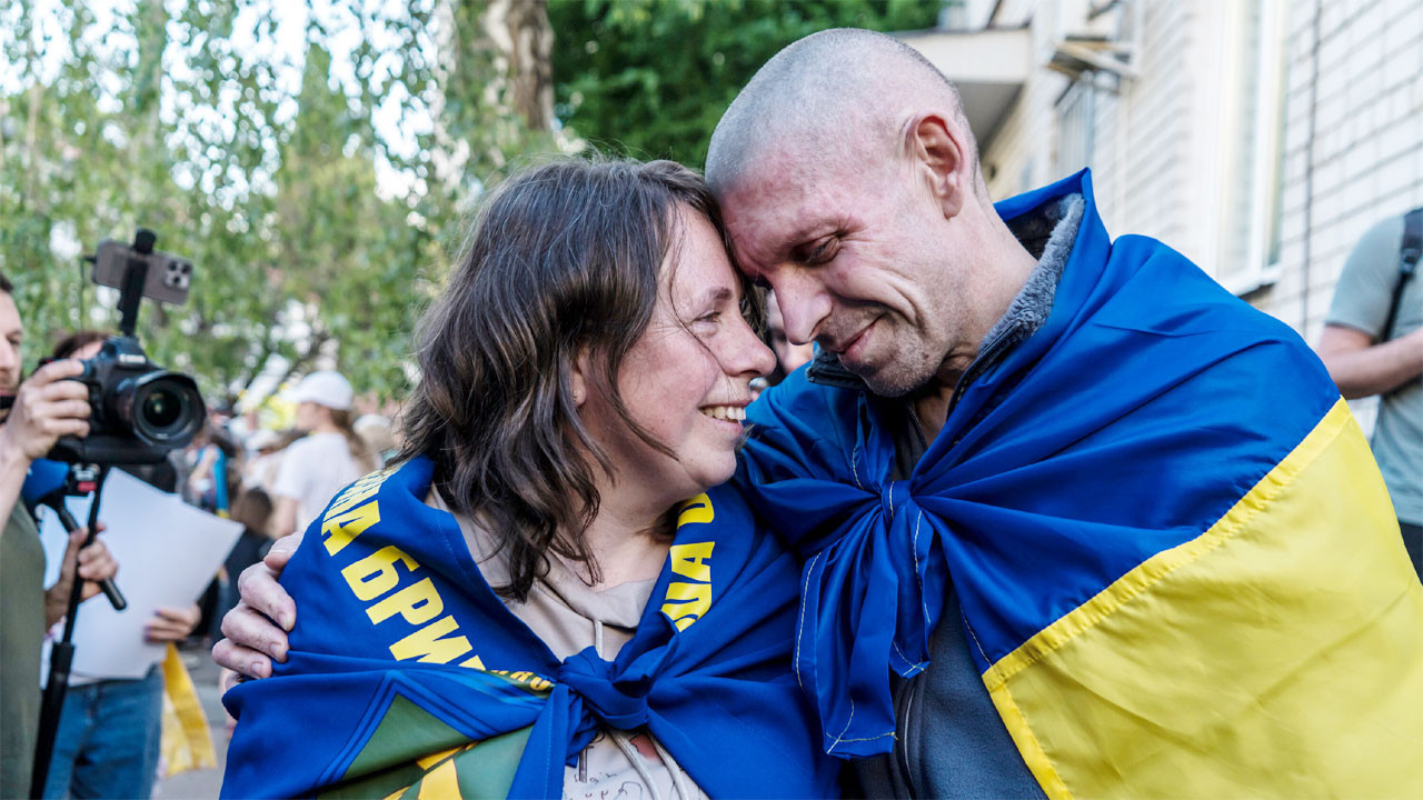 একদিনে প্রায় ৮০০ যুদ্ধবন্দিকে মুক্তি দিলো রাশিয়া-ইউক্রেন