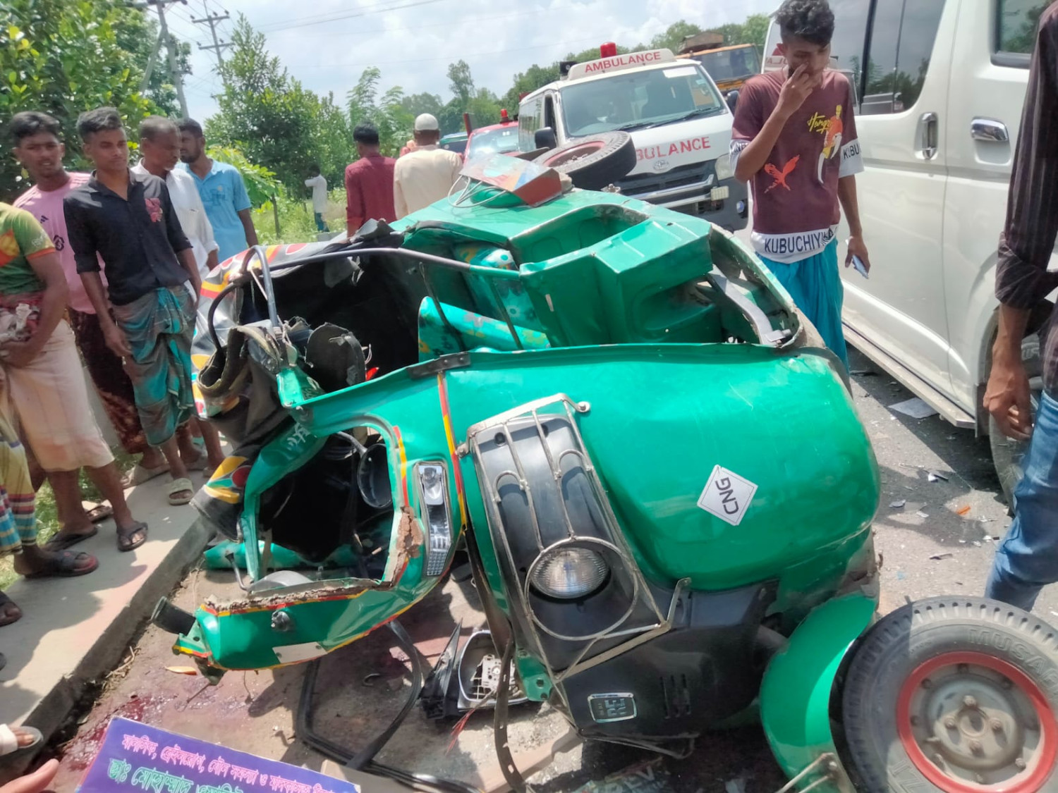 সিরাজগঞ্জে মাইক্রোবাস-অটোরিকশা সংঘর্ষ, নিহত ৫