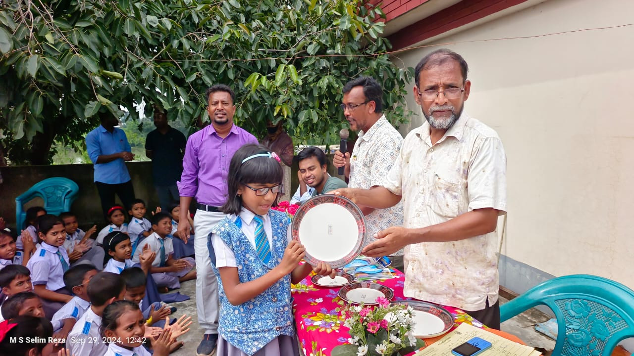 সাপাহারে ফলাফল প্রকাশ ও পুরস্কার বিতরণ অনুষ্ঠিত