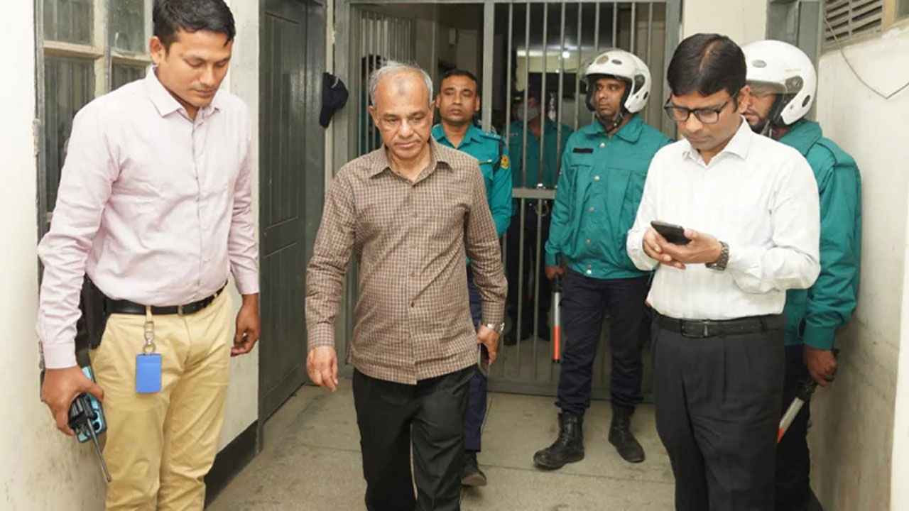 আইনশৃঙ্খলা বাহিনীকে সবসময় সতর্ক থাকার নির্দেশ স্বরাষ্ট্র উপদেষ্টার