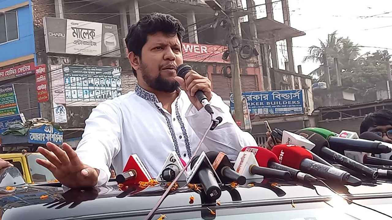 আ.লীগকে নির্বাচনে অংশ নিতে দেওয়া হবে না: উপদেষ্টা মাহফুজ আলম