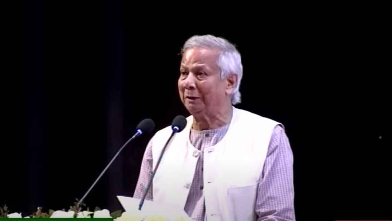 পতিত স্বৈরাচারের বিপুল বিনিয়োগে দেশে নৈরাজ্য: প্রধান উপদেষ্টা