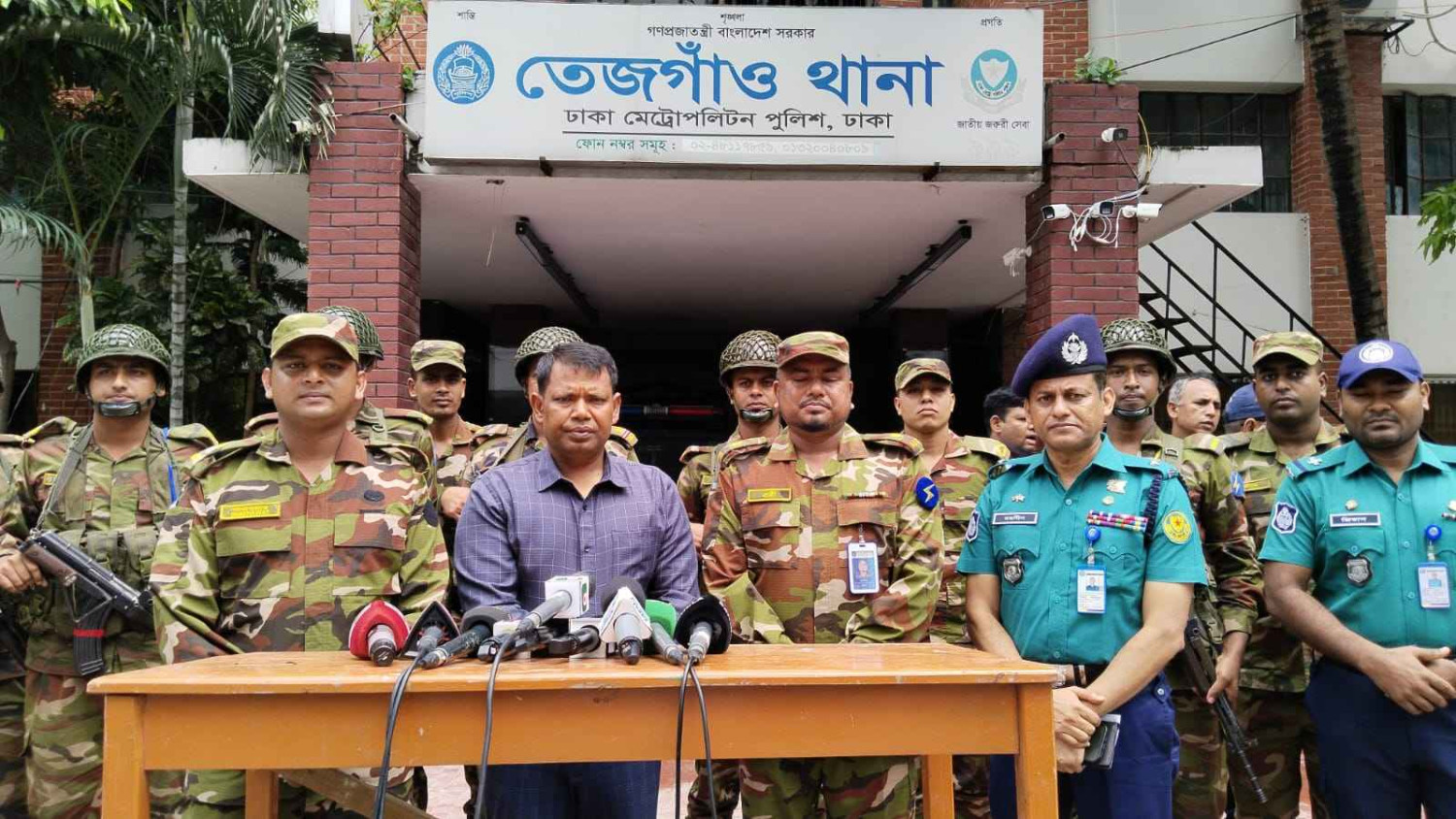 সেনাবাহিনীর সহায়তায় ২৯ থানার কার্যক্রম শুরু