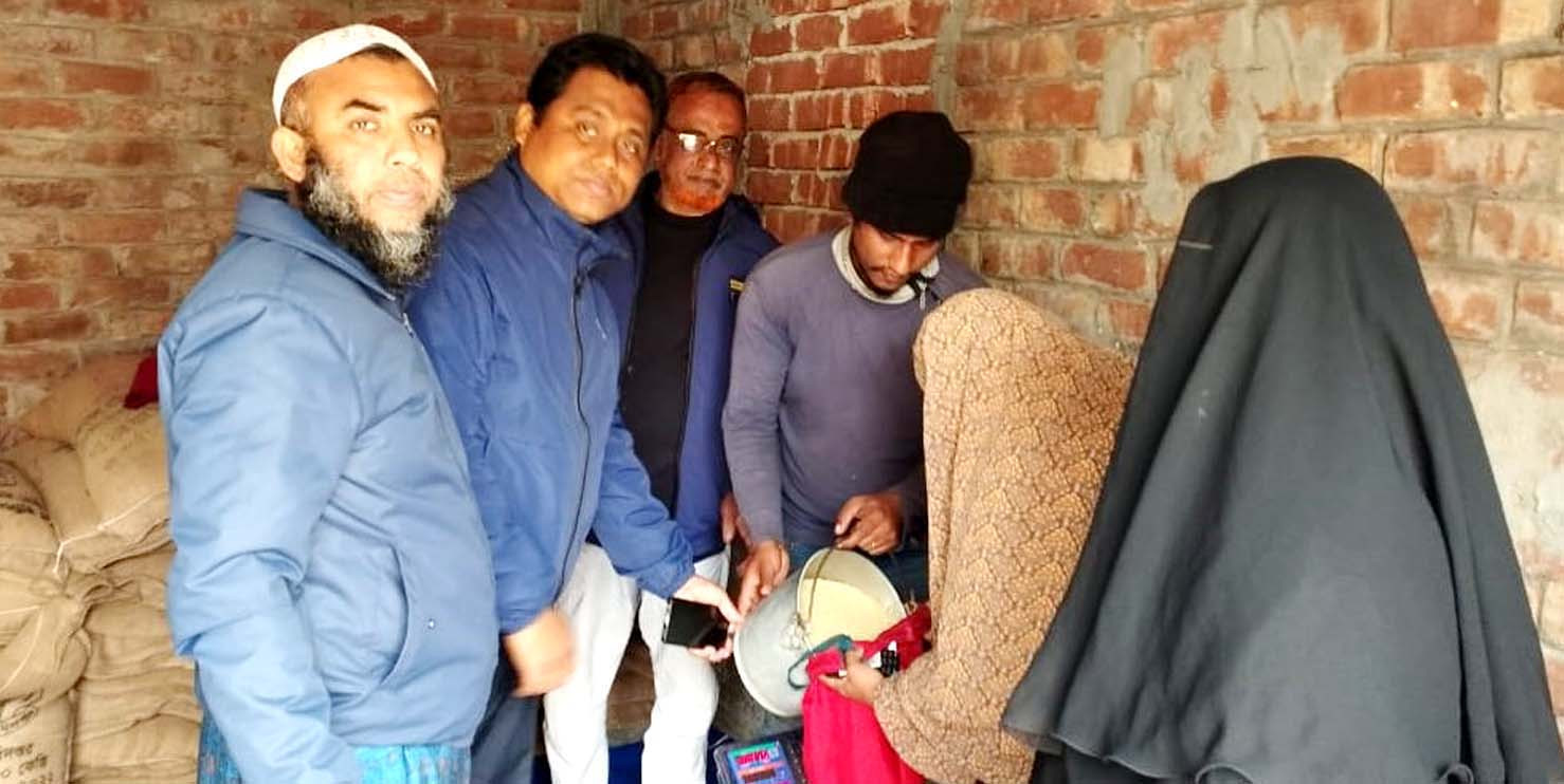 দুপচাঁচিয়ায় ওএমএস এর চাল বিক্রয়ের উদ্বোধন