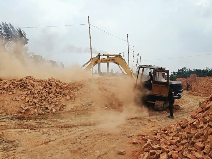 সুবর্ণচরে অবৈধ ইটভাটায় অভিযান, ৫ লক্ষ টাকা জরিমানা