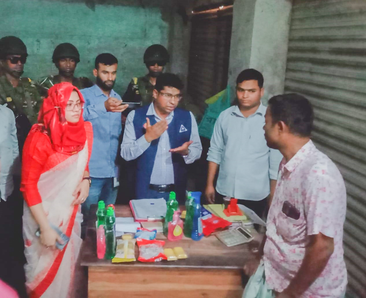 যৌথ বাহিনীর অভিযানে শেখ কেমিক্যাল কোম্পানিকে নগদ ৫০ হাজার টাকা জরিমানা