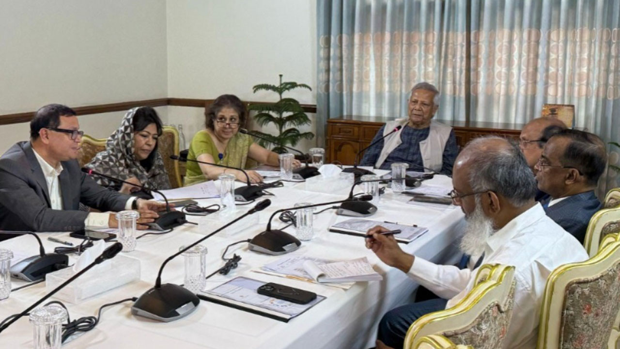 ১০ বছর বন্ধ দুই পানি শোধনাগার প্রকল্প : প্রধান উপদেষ্টার উষ্মা