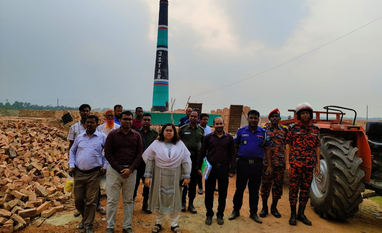 মোহনপুরে ইটভাটা গুঁড়িয়ে দিল প্রশাসন