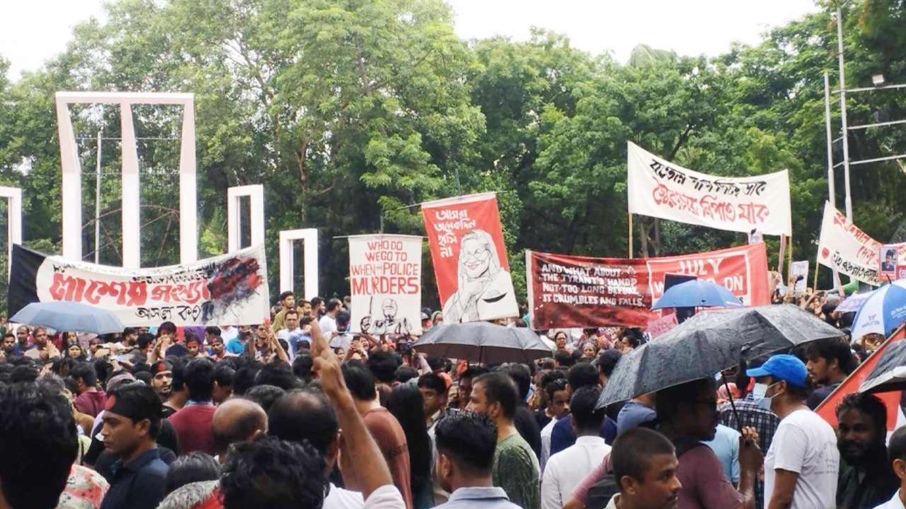 শহীদ মিনারে ছাত্র জনতার ঢল রোববার গণমিছিলের ডাক, শুরু হবে প্রেস ক্লাব থেকে