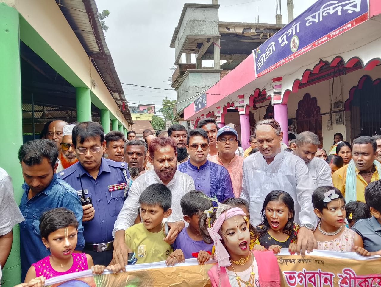 রায়গঞ্জে শ্রীকৃষ্ণের জন্মাষ্টমী উদযাপন
