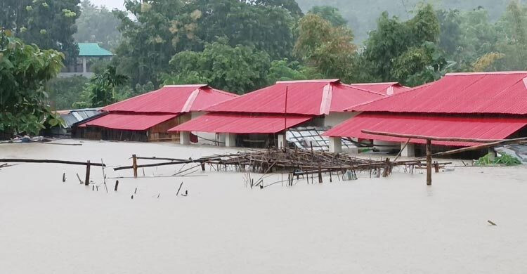 রাঙ্গামাটিতে পাহাড়ধস, বন্যা পরিস্থিতির অবনতি