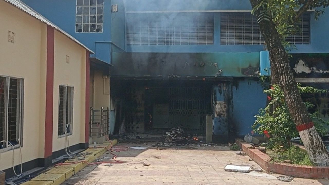 অসহযোগ আন্দোলন: সিরাজগঞ্জে ১৩ পুলিশসহ ২২ জনের মৃত্যু