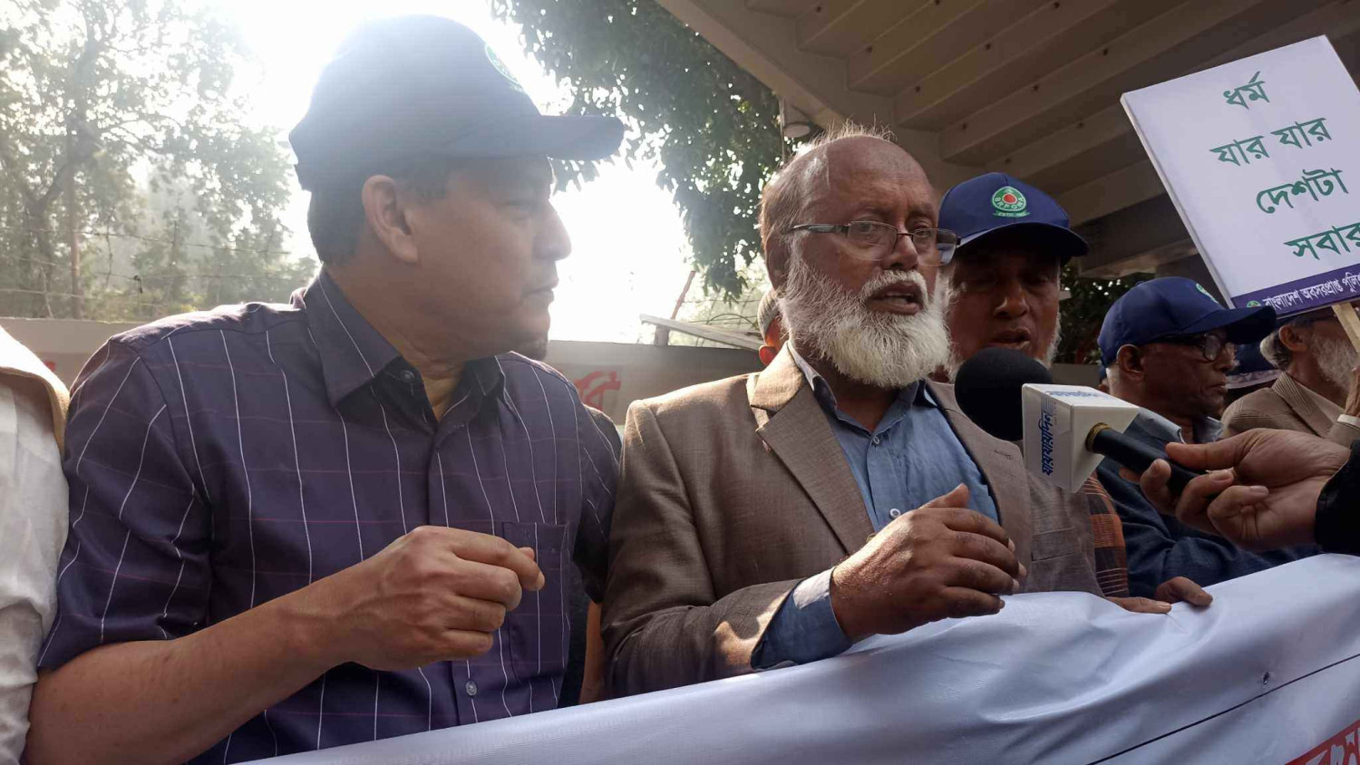 অপরাধীকে আশ্রয় দেওয়াও অপরাধ, ভারতকে সাবেক আইজিপি আশরাফুল হুদা